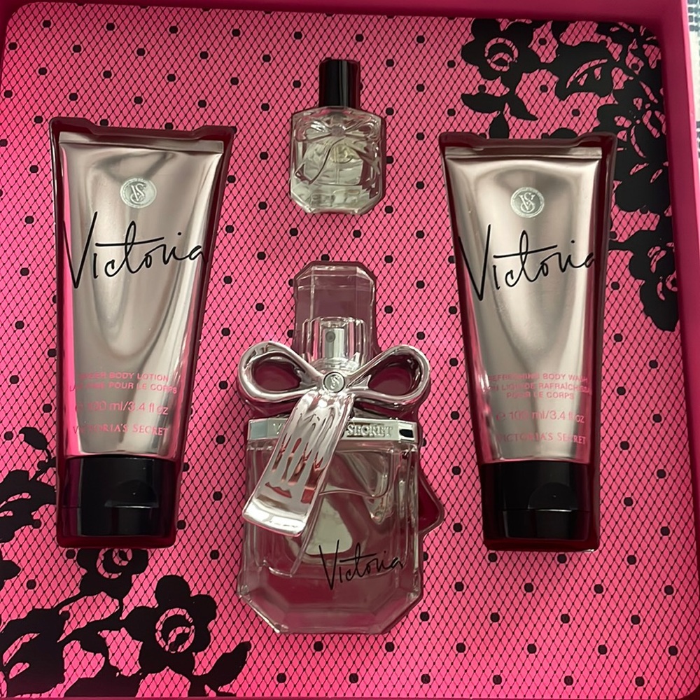 Love by Victoria’s Secret gift Pack NWT